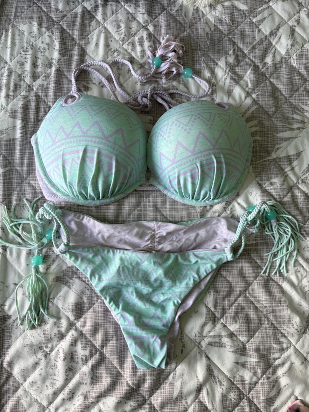 36 D L reversible bottoms Victoria's Secret Mint Green Patterned Push-Up Bikini